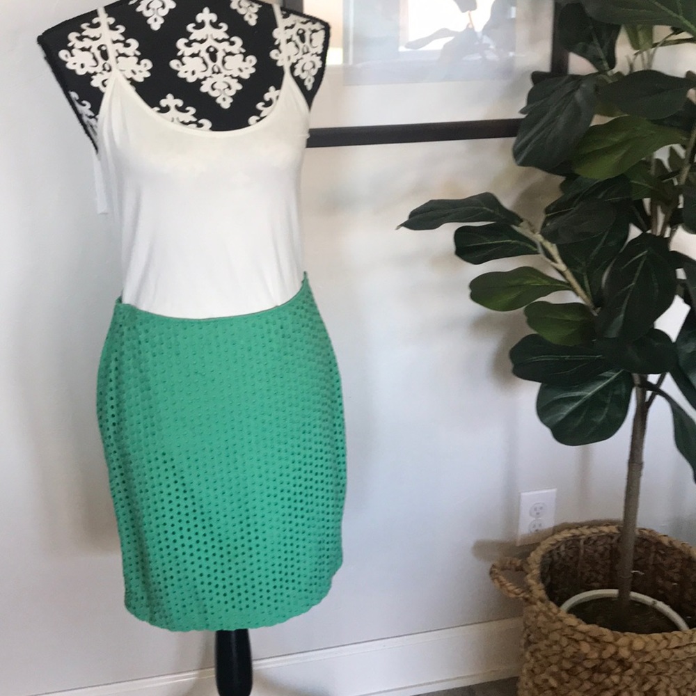 Max Studio Green Eyelet Pencil Skirt Size 6